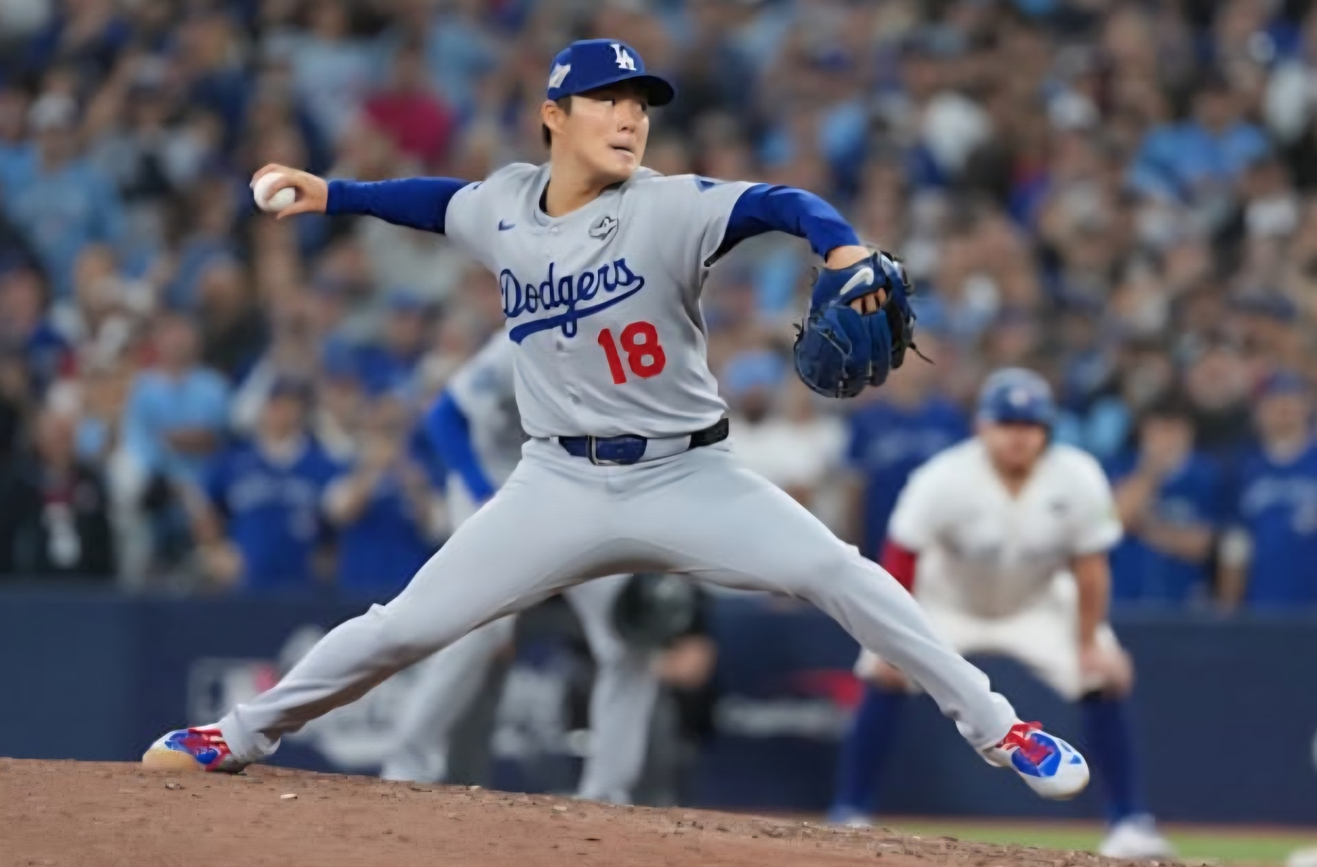 なぜ山本由伸投手は極限の連投でも崩れないのか?──その秘密は“体のコントロール”にあった なぜ山本由伸投手は極限の連投でも崩れないのか?──その秘密は“体のコントロール”にあった