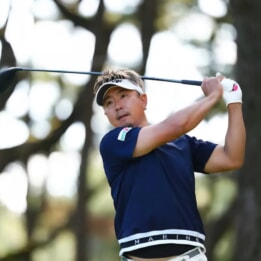 プロゴルフ塚田よおすけ選手に学ぶ、正確な動きを生む“体の中心”の使い方とインナーマッスルの重要性