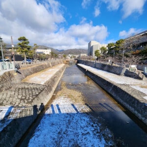 【芦屋のはるかぜ】雪化粧の芦屋川