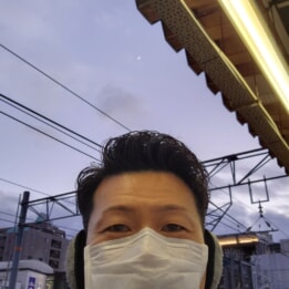 【芦屋のはるかぜ】夕暮れ時の月 【芦屋のはるかぜ】夕暮れ時の月