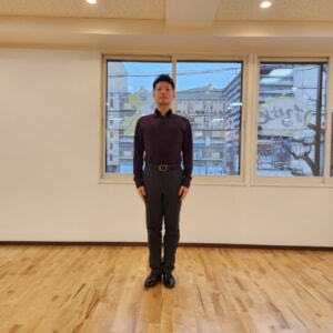 【教室ブログ】良い姿勢の歩き方と悪い姿勢の歩き方の比較